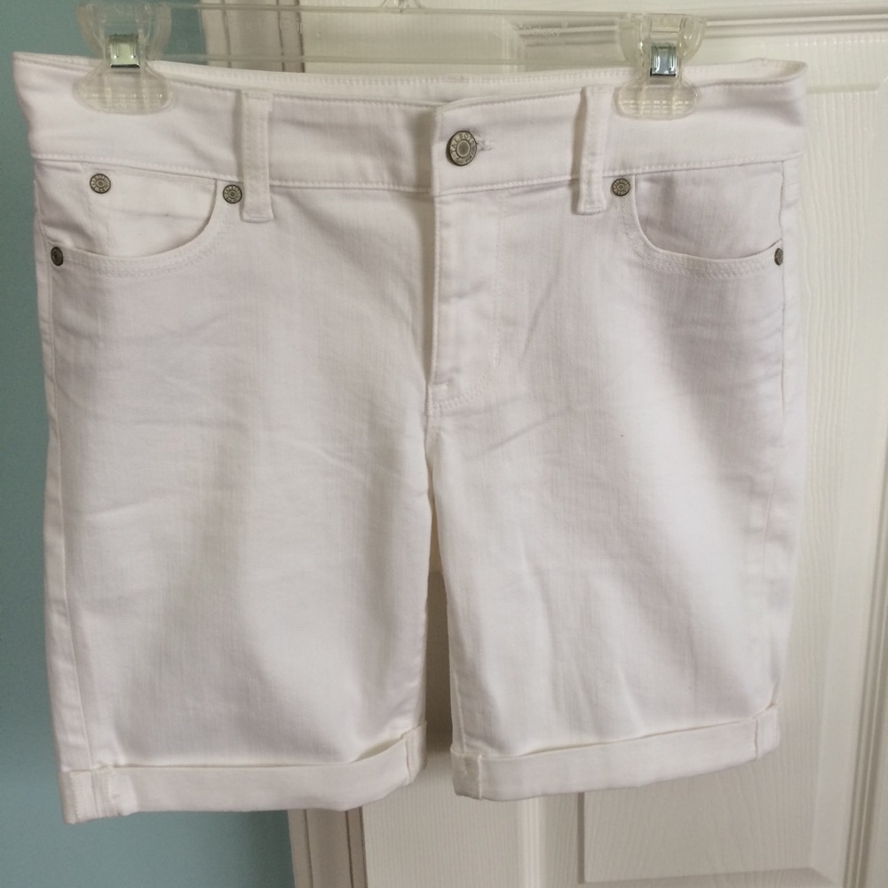 Talbots 4 petite rolled boyfriend white shorts
